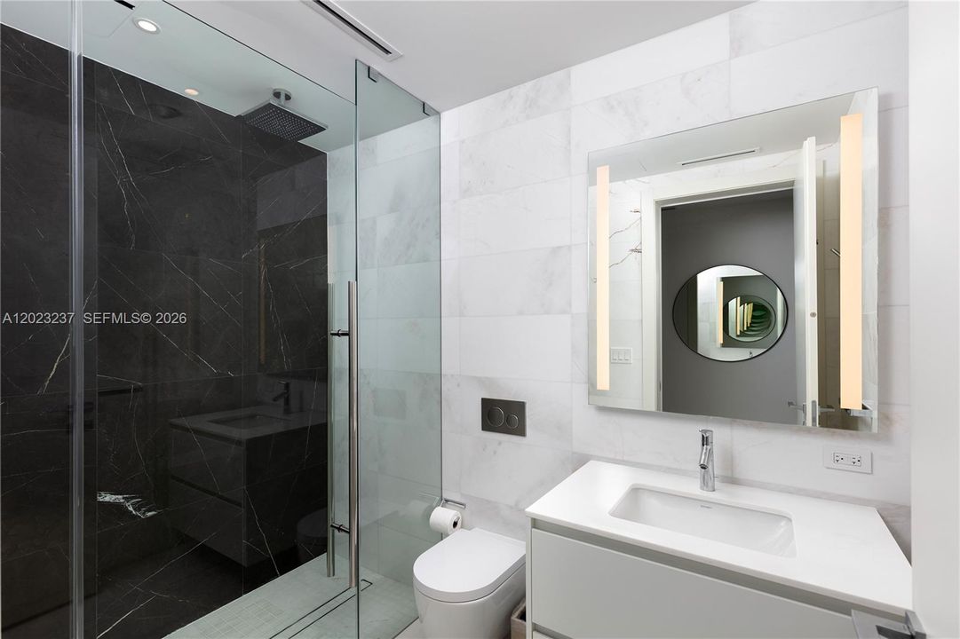 Active With Contract: $3,475,000 (3 beds, 3 baths, 2462 Square Feet)