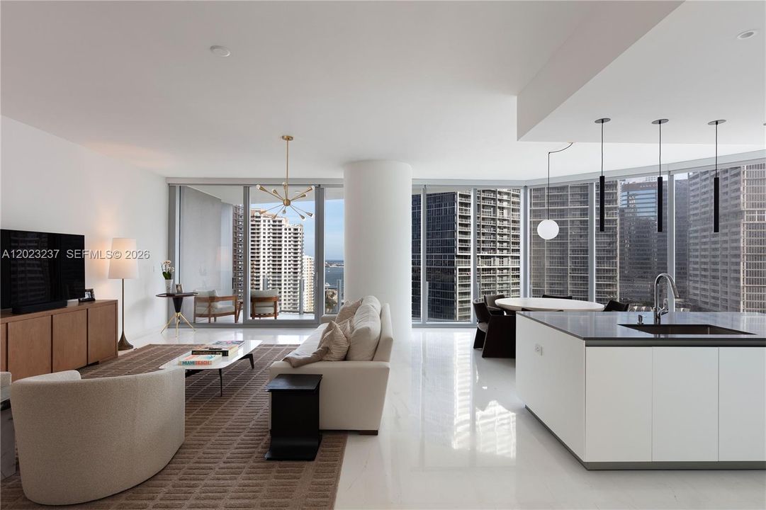 Active With Contract: $3,475,000 (3 beds, 3 baths, 2462 Square Feet)