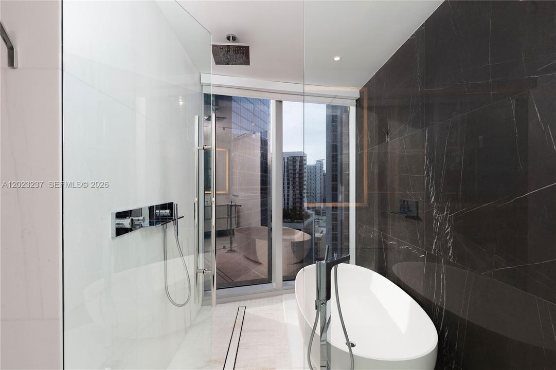 Active With Contract: $3,475,000 (3 beds, 3 baths, 2462 Square Feet)