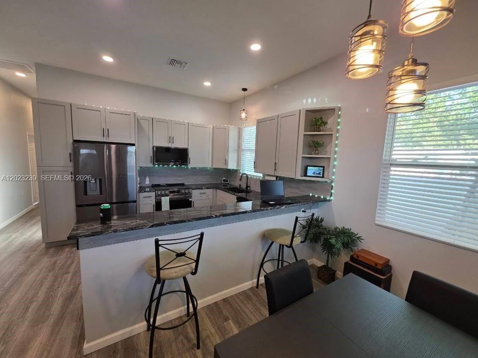For Sale: $412,000 (3 beds, 2 baths, 1300 Square Feet)