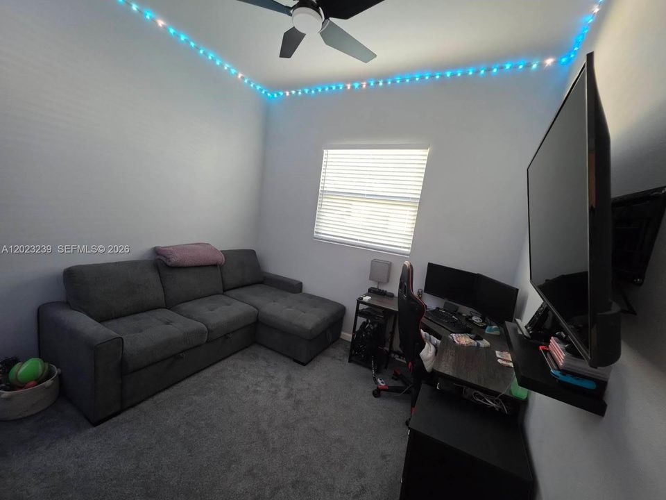 For Sale: $412,000 (3 beds, 2 baths, 1300 Square Feet)
