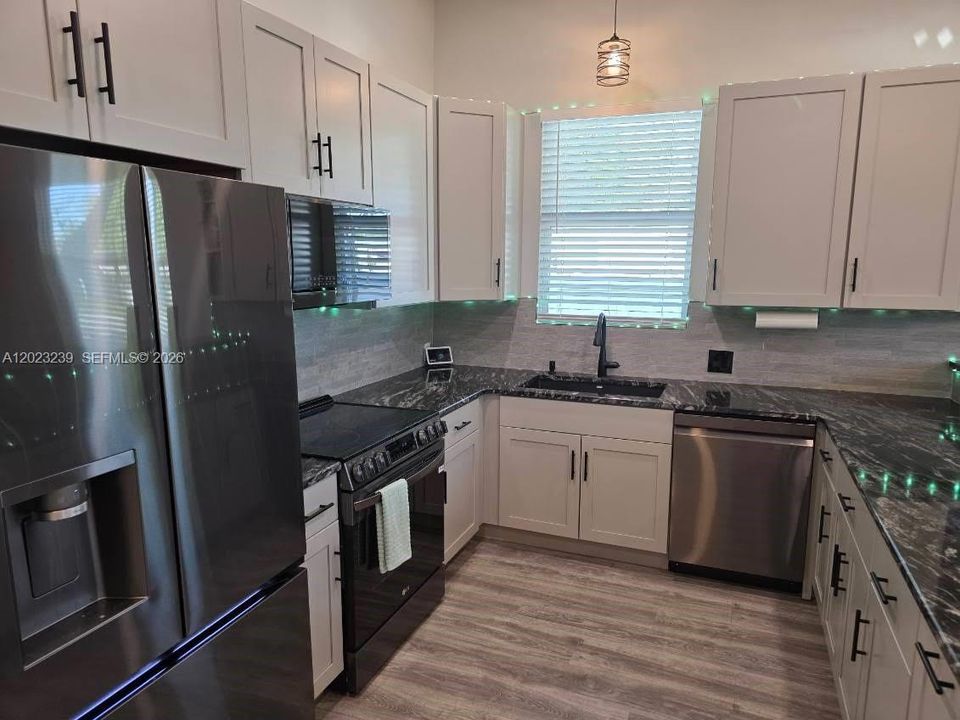 For Sale: $412,000 (3 beds, 2 baths, 1300 Square Feet)