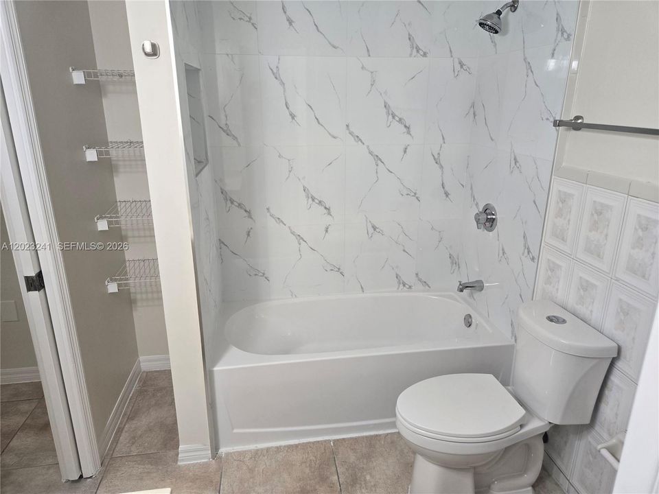 For Rent: $2,600 (3 beds, 2 baths, 1164 Square Feet)
