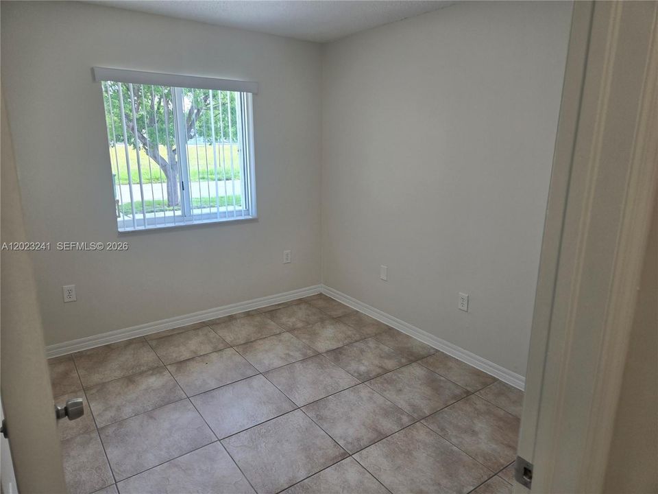 For Rent: $2,600 (3 beds, 2 baths, 1164 Square Feet)