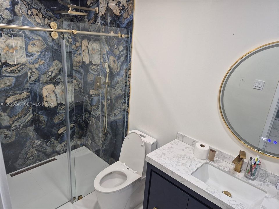 For Sale: $450,000 (2 beds, 1 baths, 1189 Square Feet)