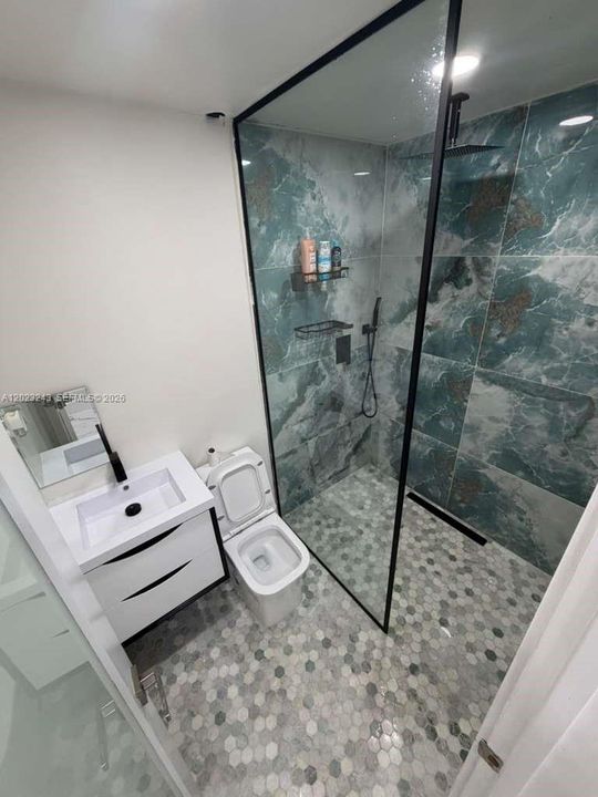 For Sale: $450,000 (2 beds, 1 baths, 1189 Square Feet)