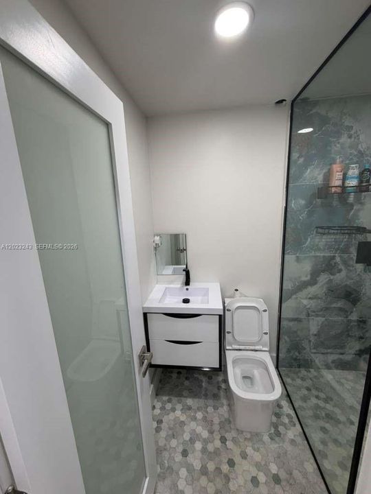 For Sale: $450,000 (2 beds, 1 baths, 1189 Square Feet)
