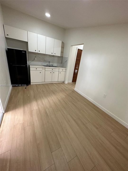 For Sale: $450,000 (2 beds, 1 baths, 1189 Square Feet)
