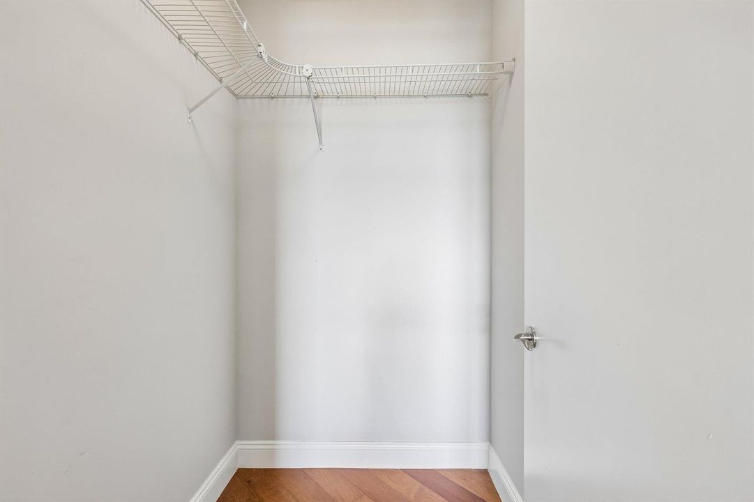 21-web-or-mls-Lake Shore Dr 2508-S2105-0