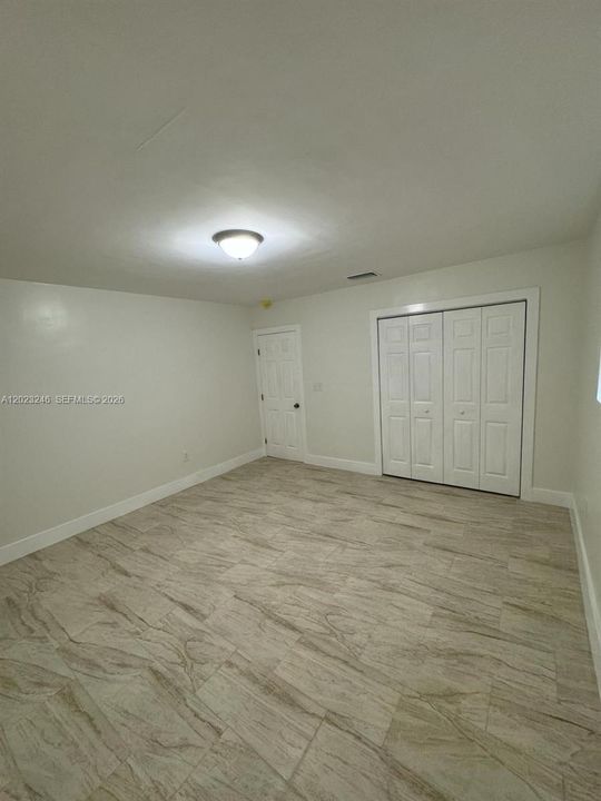 For Rent: $2,600 (2 beds, 1 baths, 1990 Square Feet)