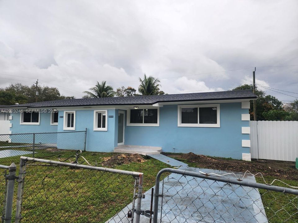 For Rent: $2,600 (2 beds, 1 baths, 1990 Square Feet)
