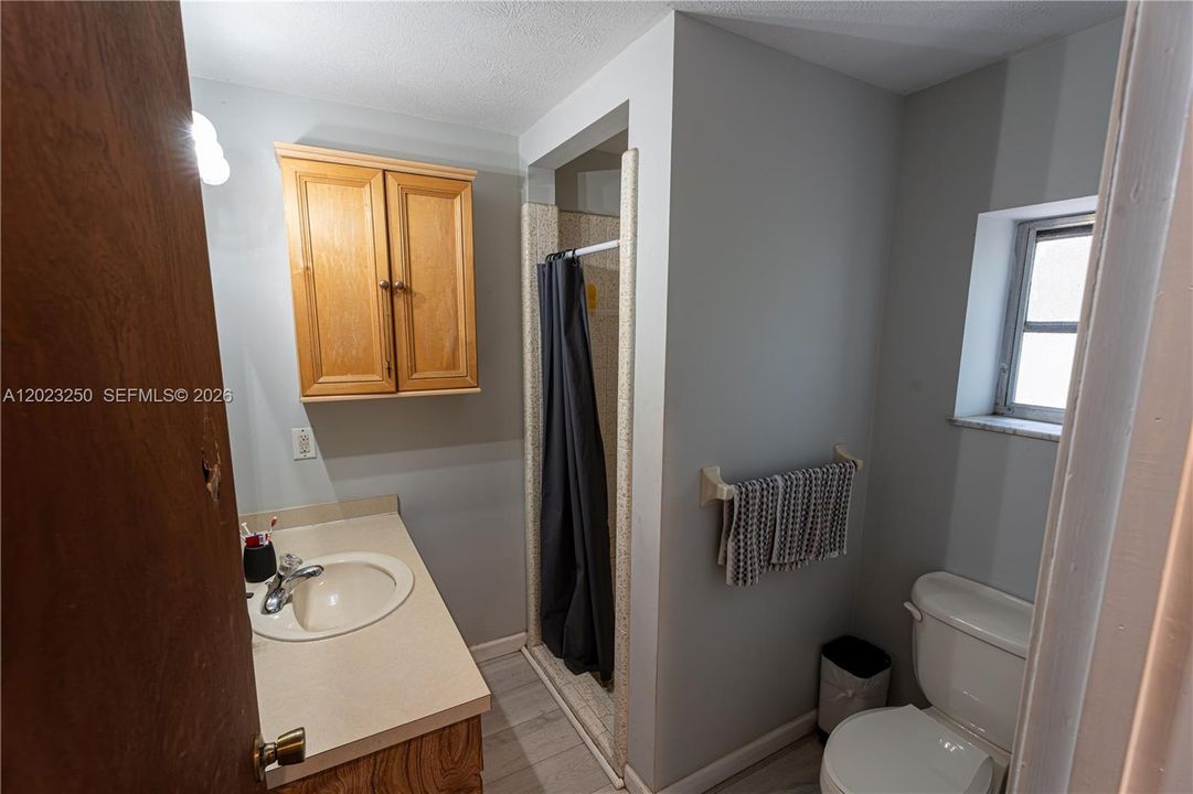 For Sale: $320,000 (3 beds, 2 baths, 1300 Square Feet)