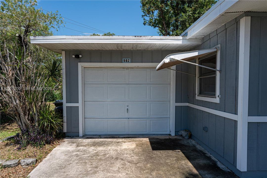 For Sale: $320,000 (3 beds, 2 baths, 1300 Square Feet)