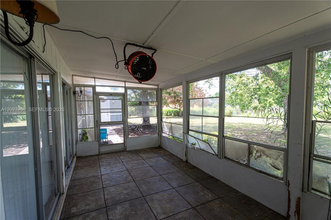 For Sale: $320,000 (3 beds, 2 baths, 1300 Square Feet)