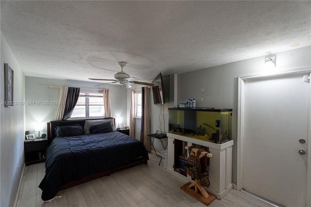 For Sale: $320,000 (3 beds, 2 baths, 1300 Square Feet)