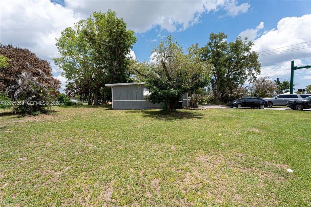 For Sale: $320,000 (3 beds, 2 baths, 1300 Square Feet)