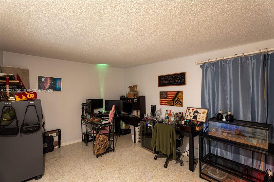 For Sale: $320,000 (3 beds, 2 baths, 1300 Square Feet)