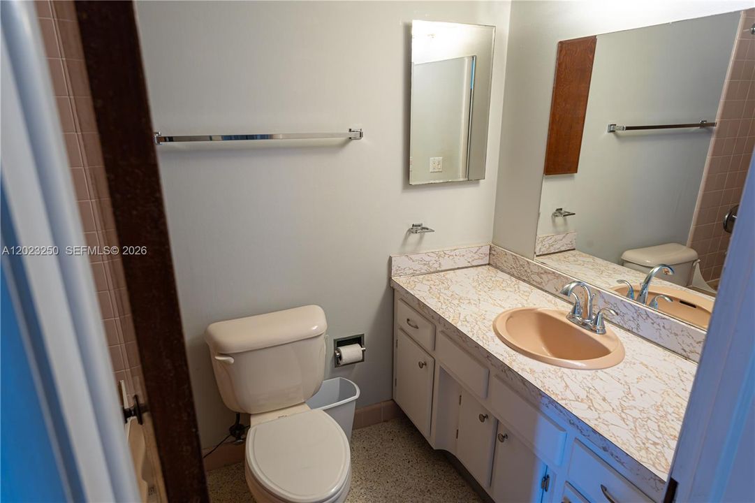 For Sale: $320,000 (3 beds, 2 baths, 1300 Square Feet)