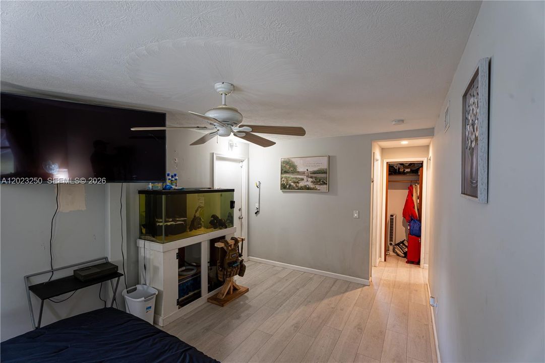 For Sale: $320,000 (3 beds, 2 baths, 1300 Square Feet)