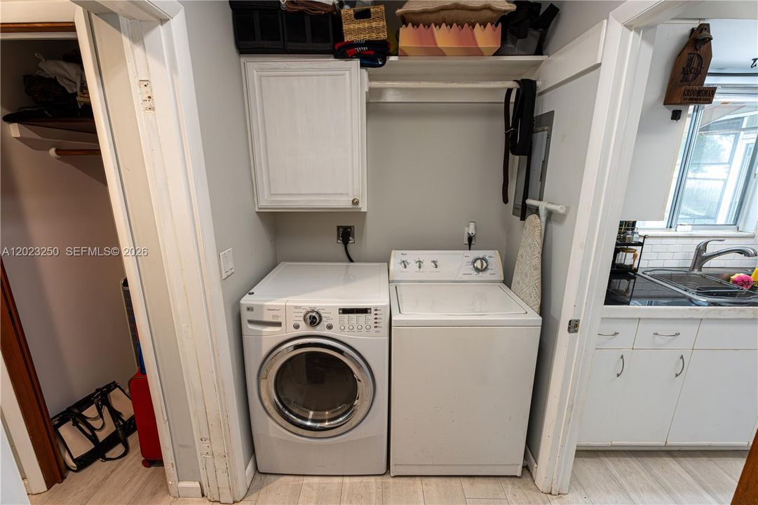 For Sale: $320,000 (3 beds, 2 baths, 1300 Square Feet)
