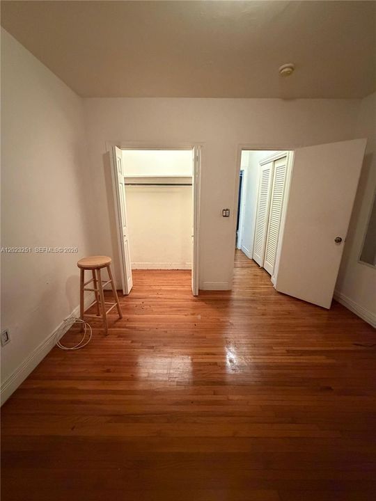 For Rent: $1,750 (1 beds, 1 baths, 5549 Square Feet)