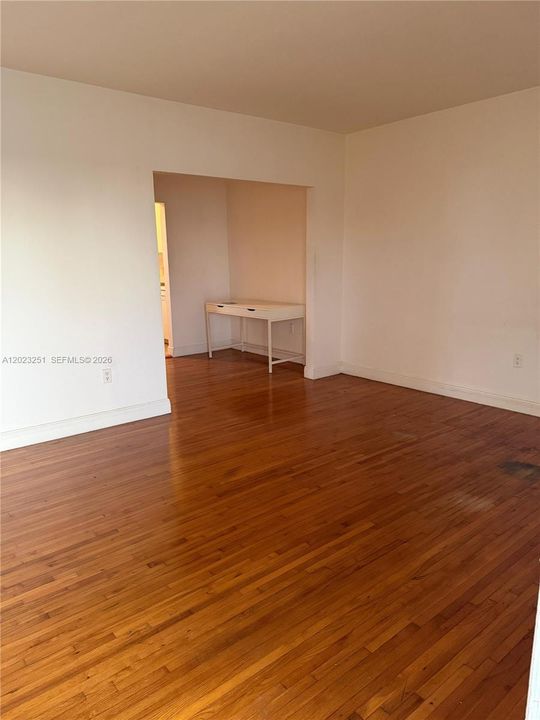 For Rent: $1,750 (1 beds, 1 baths, 5549 Square Feet)