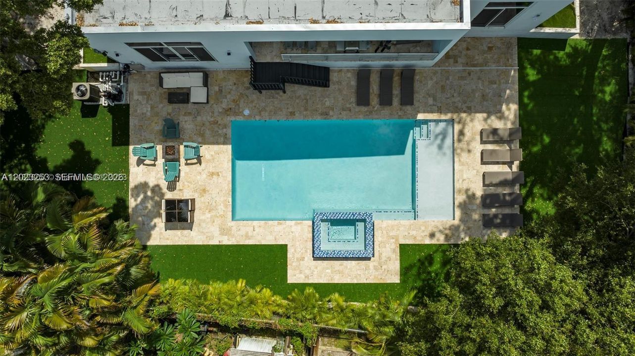 В аренду: $11,595 (5 спален, 3 ванн, 2127 Квадратных фут)