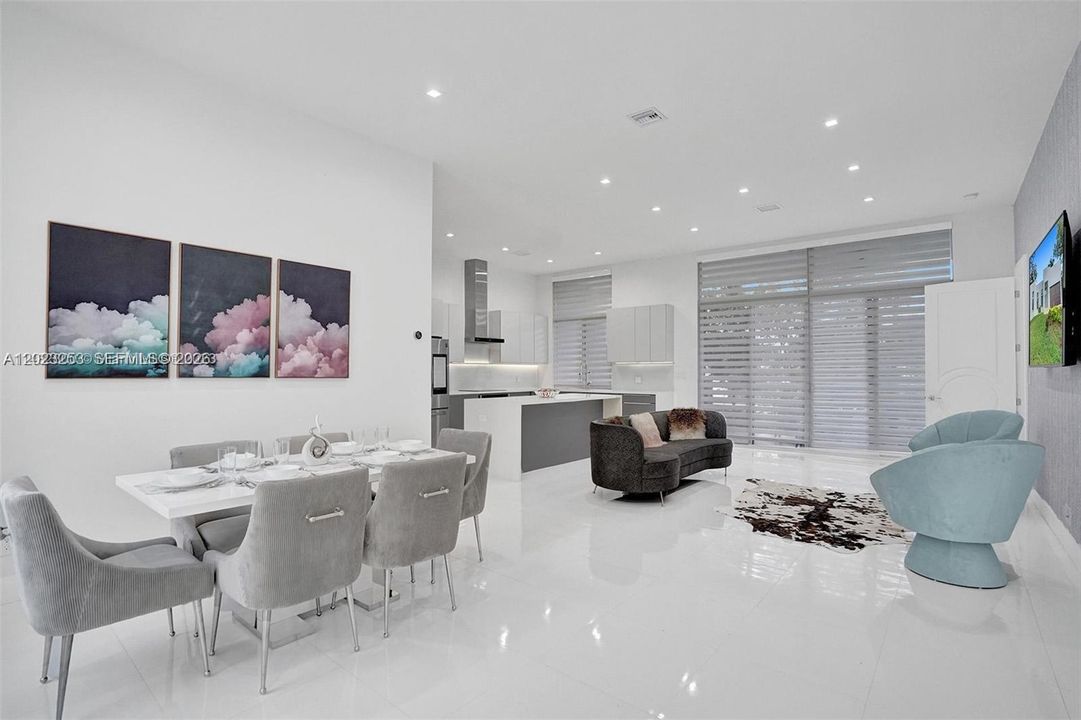 В аренду: $11,595 (5 спален, 3 ванн, 2127 Квадратных фут)