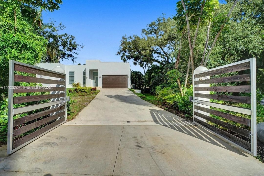В аренду: $11,595 (5 спален, 3 ванн, 2127 Квадратных фут)