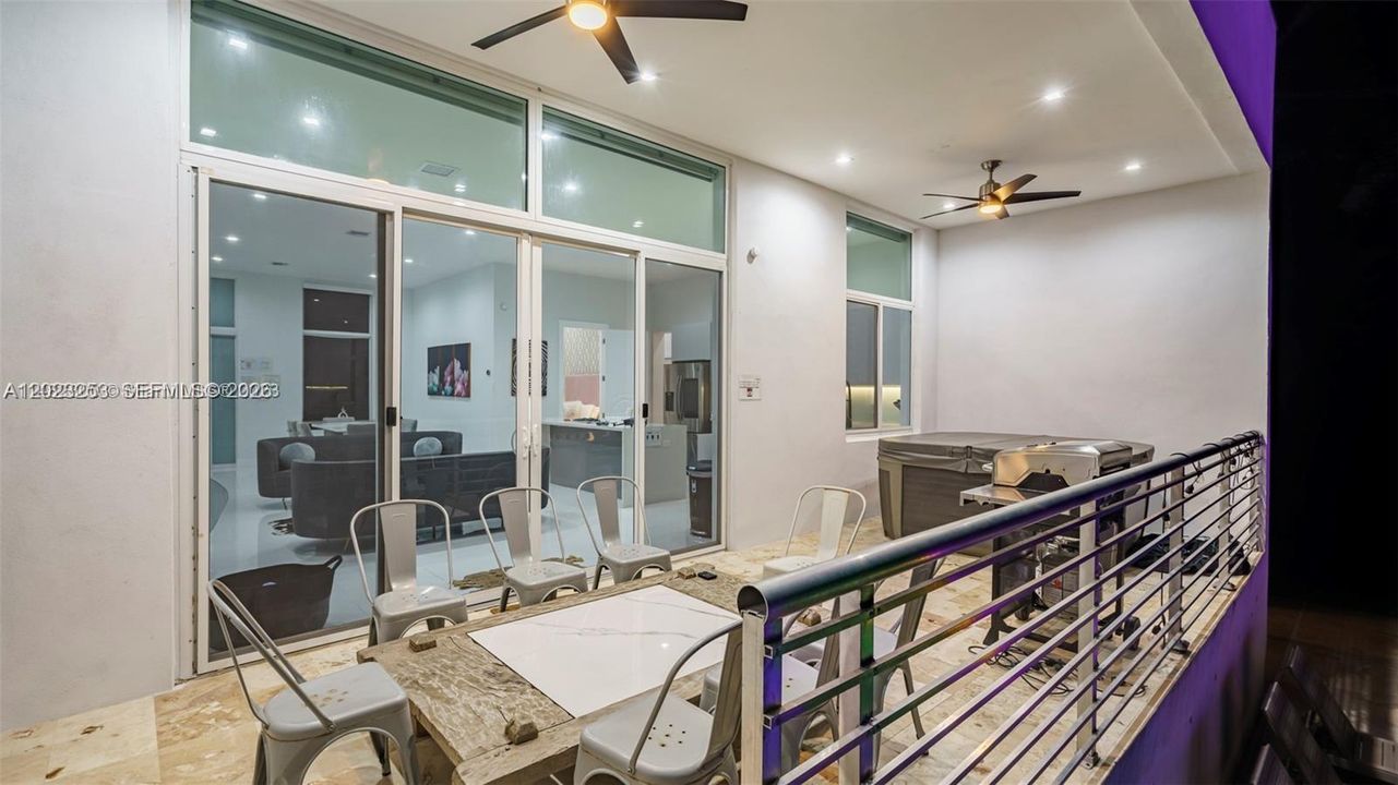 В аренду: $11,595 (5 спален, 3 ванн, 2127 Квадратных фут)