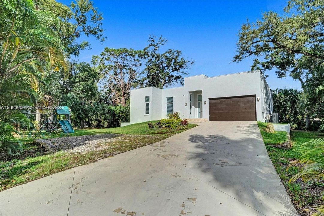 В аренду: $11,595 (5 спален, 3 ванн, 2127 Квадратных фут)