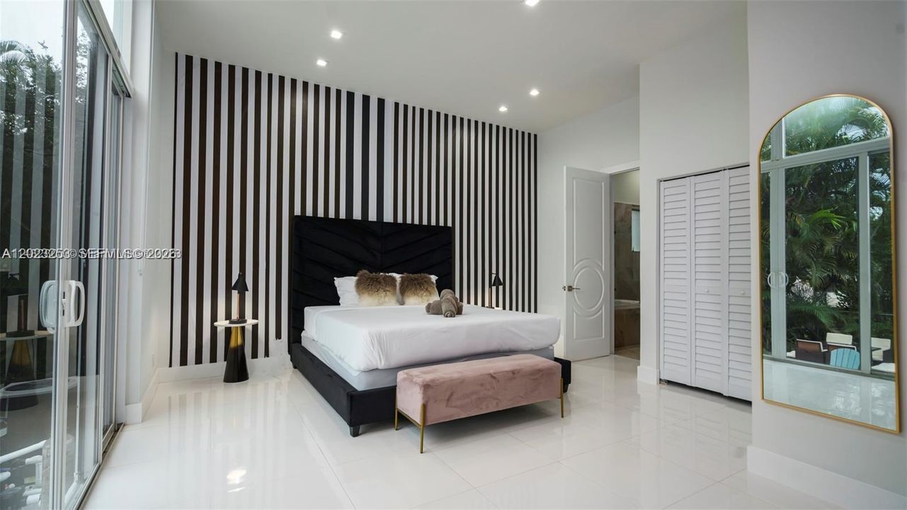В аренду: $11,595 (5 спален, 3 ванн, 2127 Квадратных фут)
