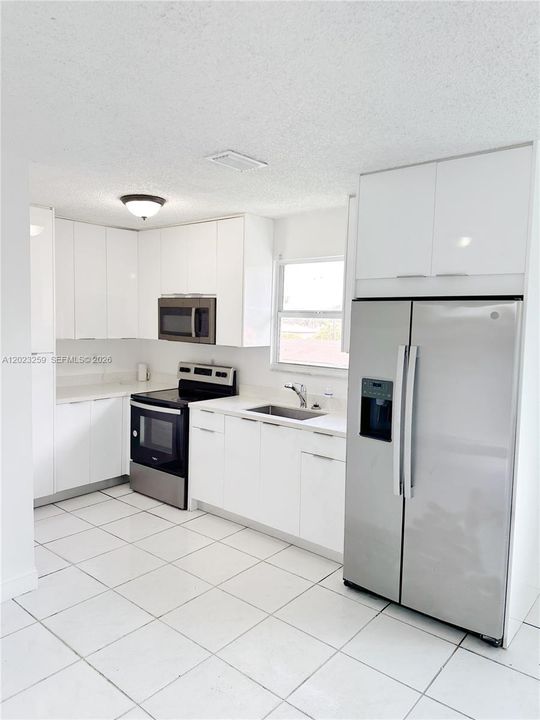 For Rent: $2,500 (2 beds, 1 baths, 1200 Square Feet)