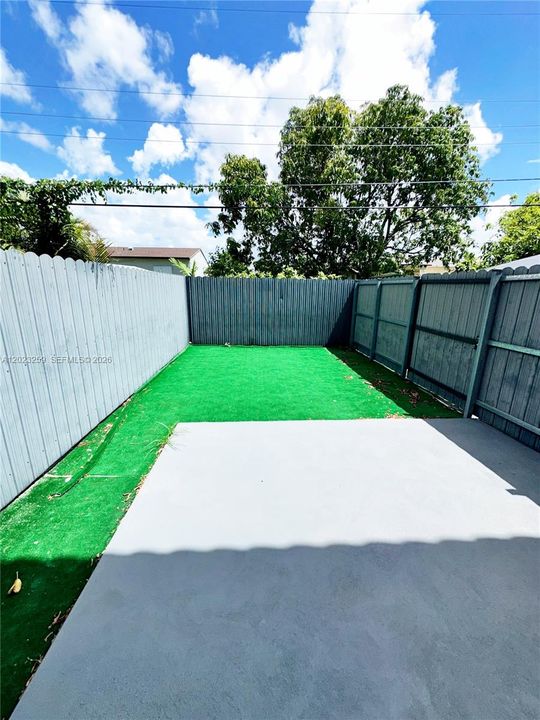 For Rent: $2,500 (2 beds, 1 baths, 1200 Square Feet)