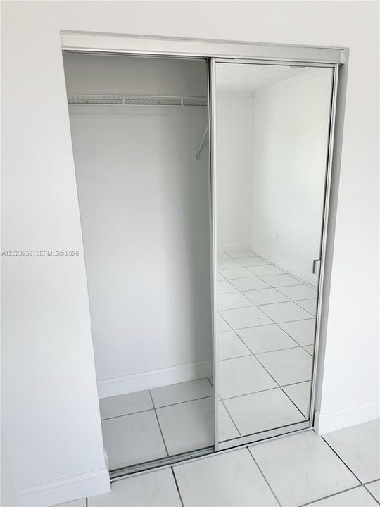 For Rent: $2,500 (2 beds, 1 baths, 1200 Square Feet)