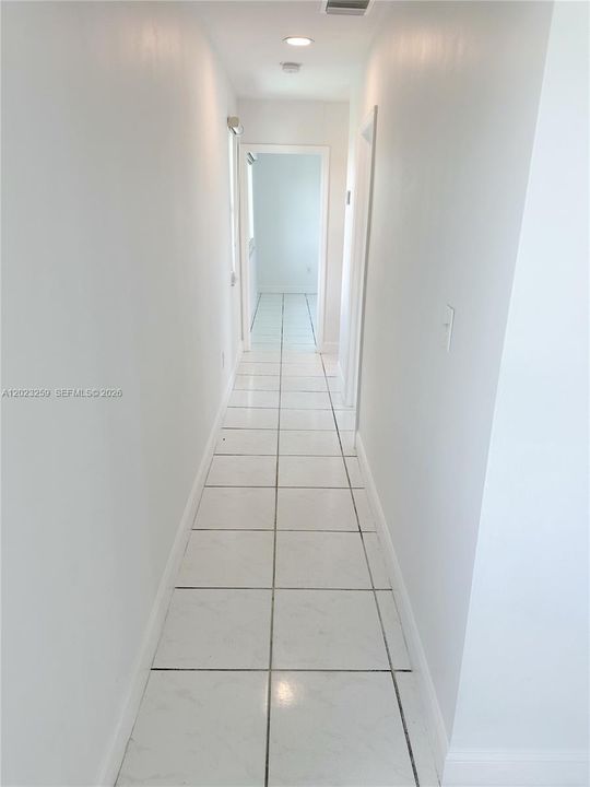 For Rent: $2,500 (2 beds, 1 baths, 1200 Square Feet)