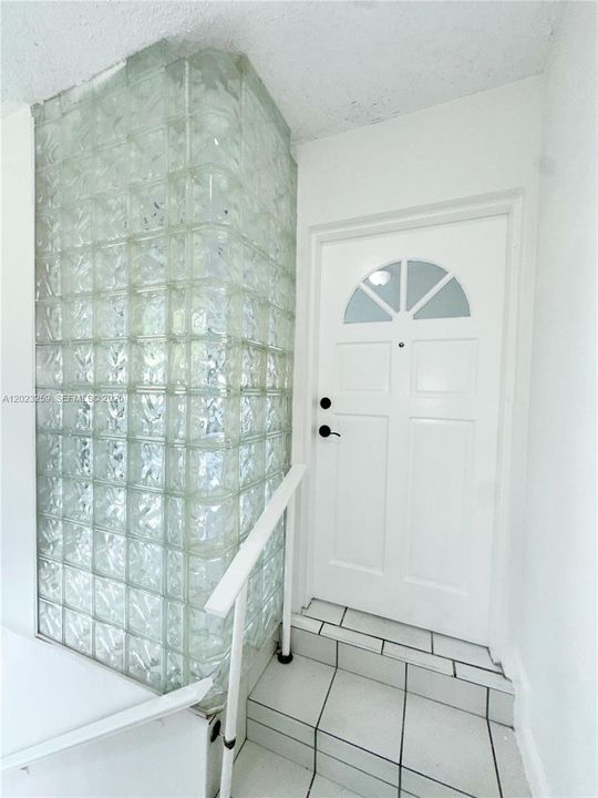 For Rent: $2,500 (2 beds, 1 baths, 1200 Square Feet)