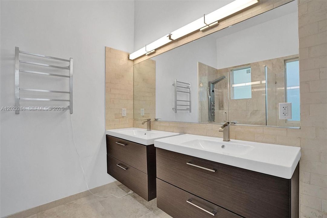 For Sale: $1,695,000 (5 beds, 3 baths, 2127 Square Feet)