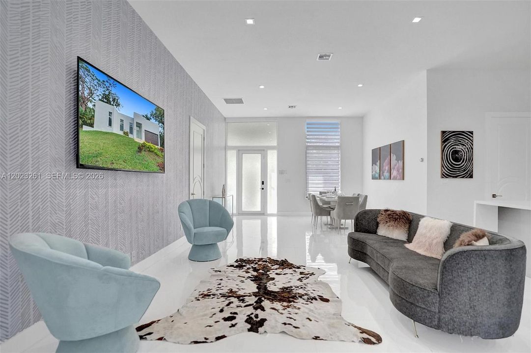 For Sale: $1,695,000 (5 beds, 3 baths, 2127 Square Feet)