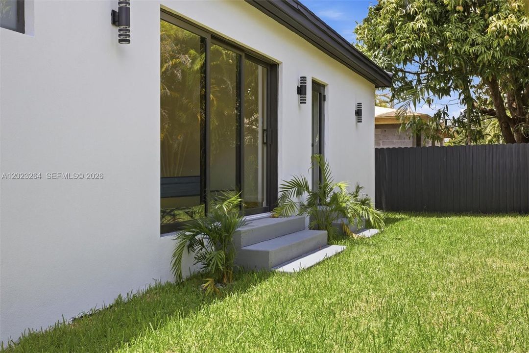 En Venta: $2,200,000 (4 camas, 3 baños, 3104 Pies cuadrados)