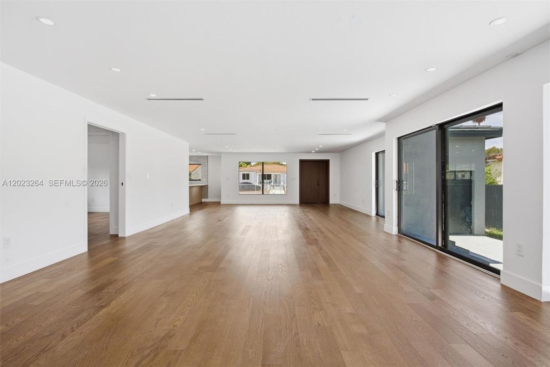 En Venta: $2,200,000 (4 camas, 3 baños, 3104 Pies cuadrados)