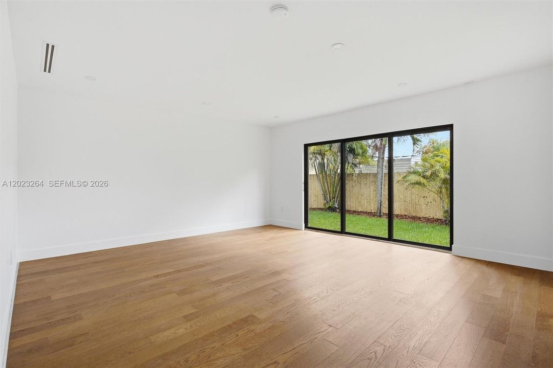 En Venta: $2,200,000 (4 camas, 3 baños, 3104 Pies cuadrados)
