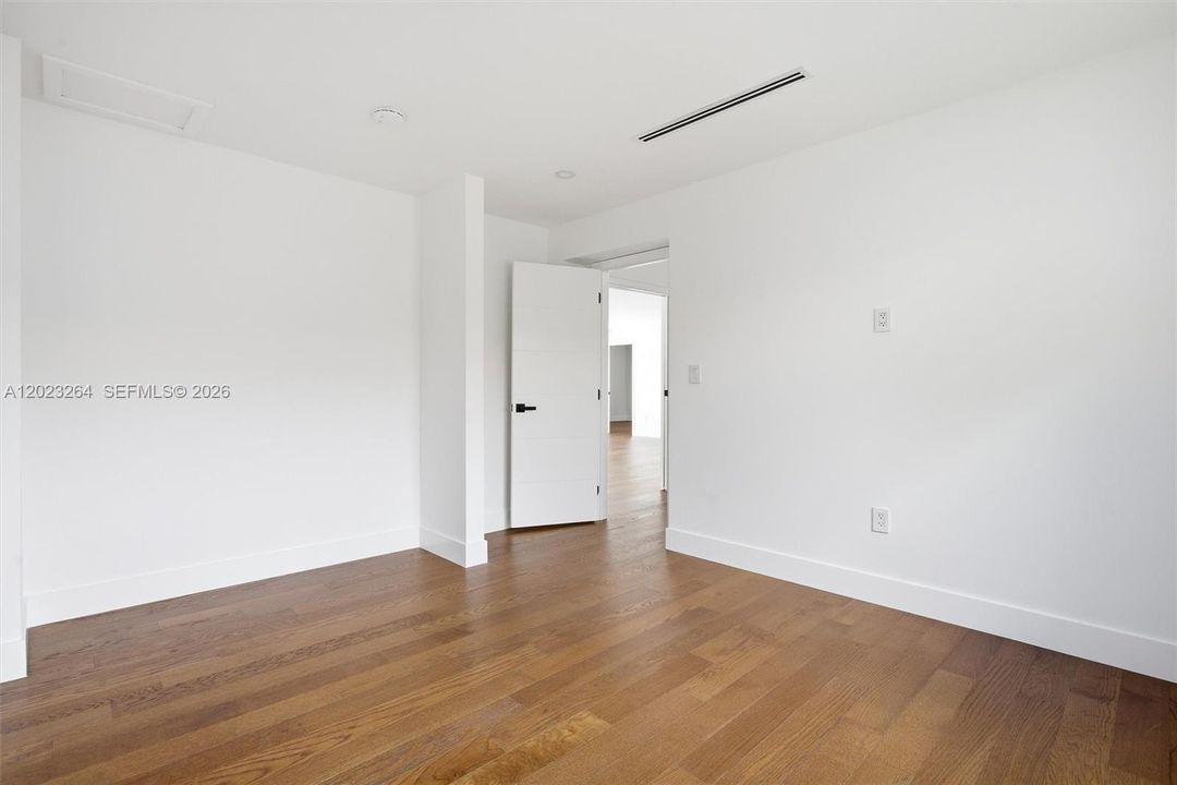 En Venta: $2,200,000 (4 camas, 3 baños, 3104 Pies cuadrados)