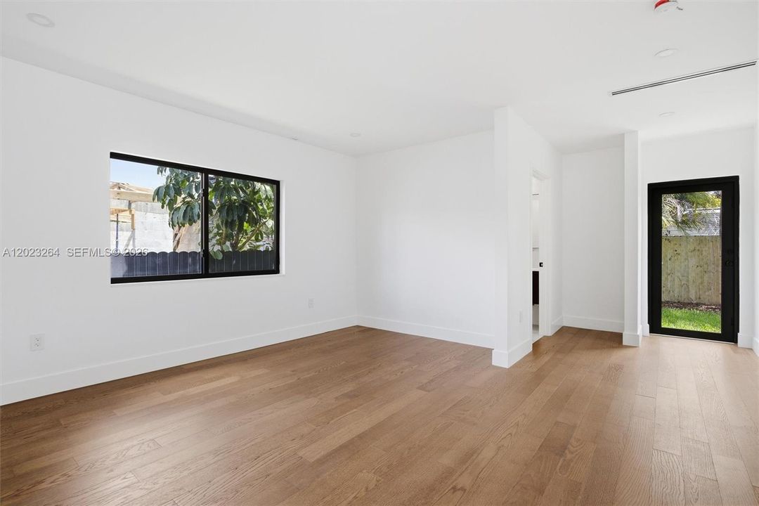 En Venta: $2,200,000 (4 camas, 3 baños, 3104 Pies cuadrados)