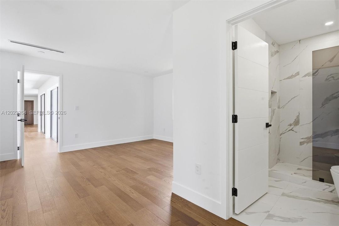 En Venta: $2,200,000 (4 camas, 3 baños, 3104 Pies cuadrados)