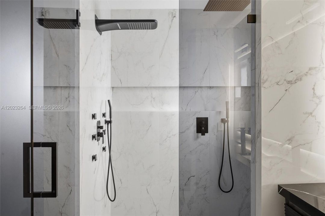 En Venta: $2,200,000 (4 camas, 3 baños, 3104 Pies cuadrados)
