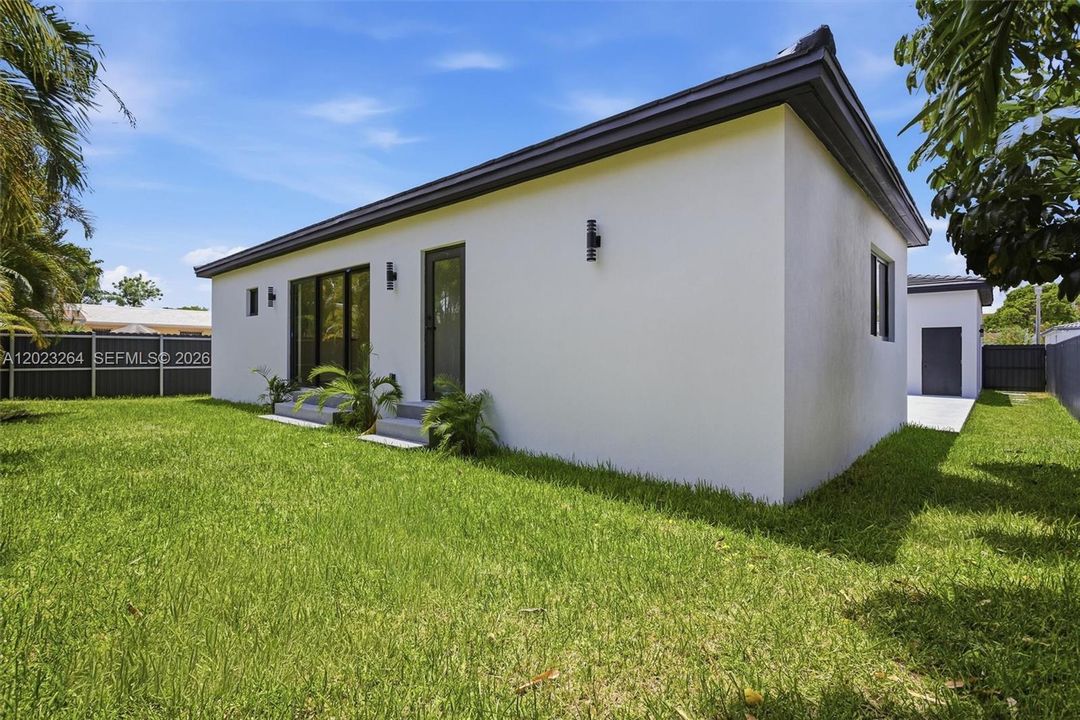 En Venta: $2,200,000 (4 camas, 3 baños, 3104 Pies cuadrados)
