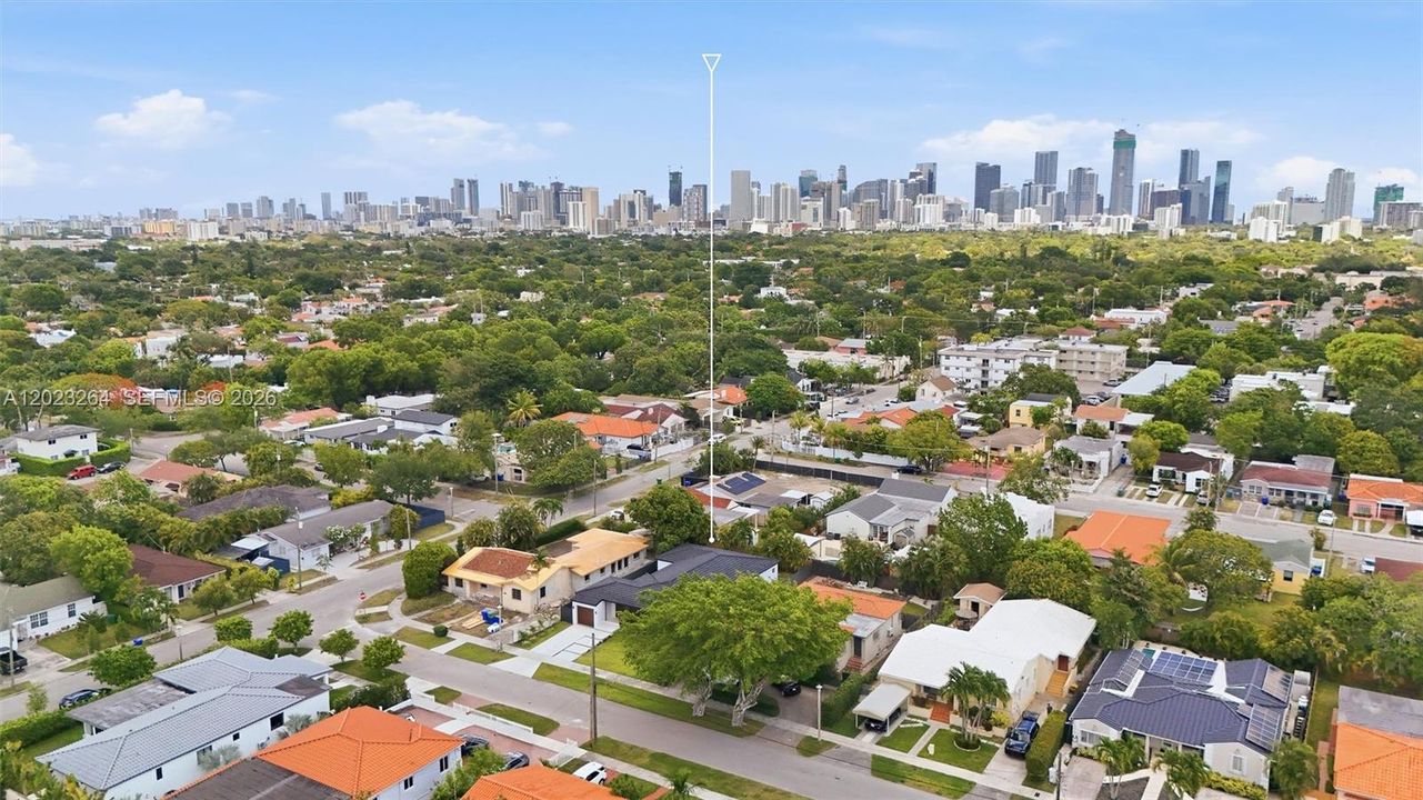 En Venta: $2,200,000 (4 camas, 3 baños, 3104 Pies cuadrados)