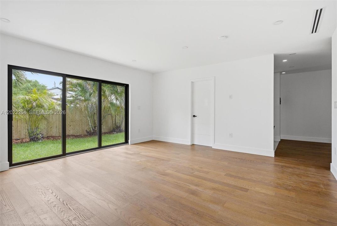 En Venta: $2,200,000 (4 camas, 3 baños, 3104 Pies cuadrados)