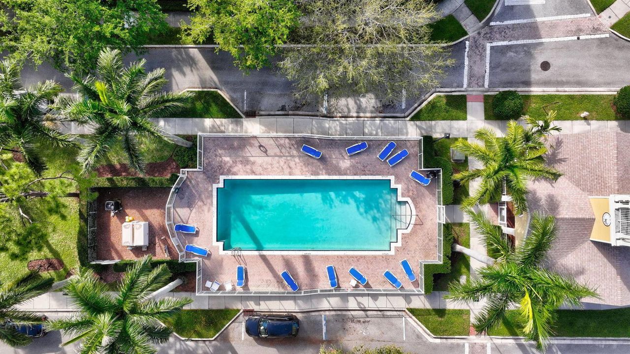 pool arial